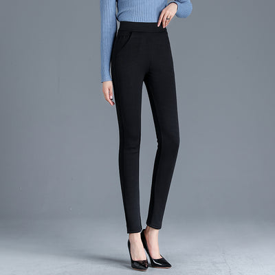 Frauen tragen lange Hosen mit elastischer Taille - 1 Million